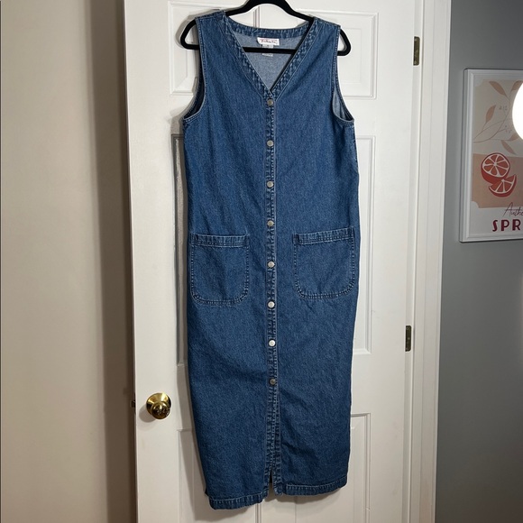 Talbots Dresses & Skirts - Vintage Talbots Blue Denium Jumper Button up Dress, Large Front Pockets, Size 12